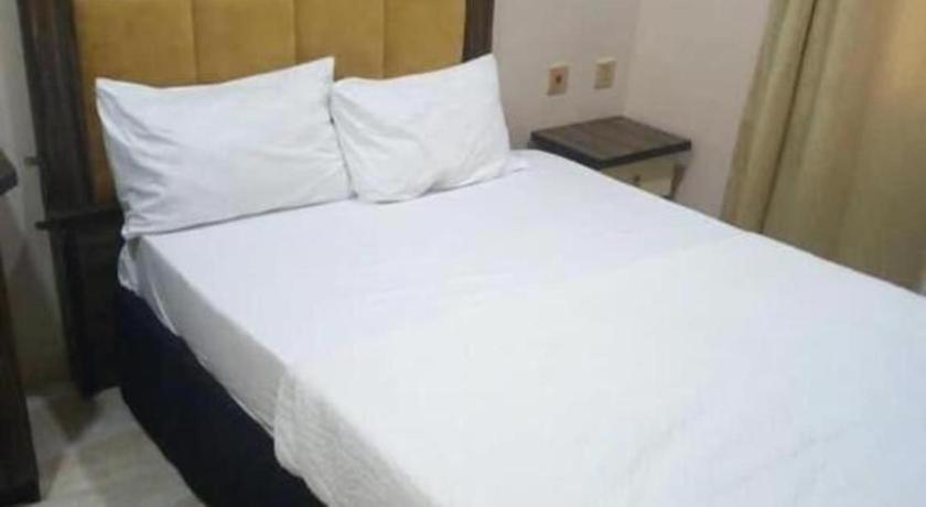 Afri Hotel Abuja Buitenkant foto